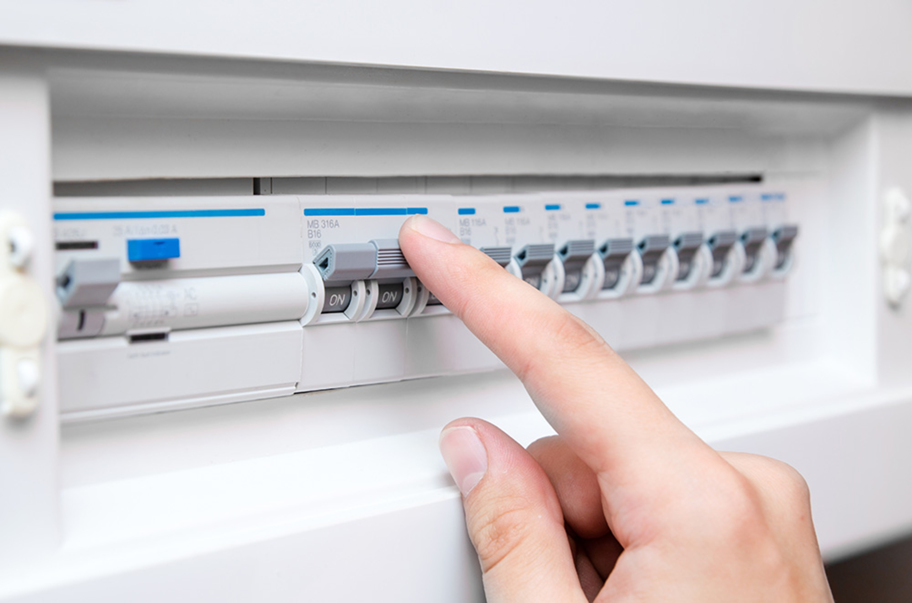 Schalt­schrank­bau bei Scheublein Elektro in Dittelbrunn